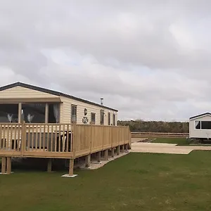 https://7-lakes-country-park-38-sunset-view.yorkshirehotels.net
